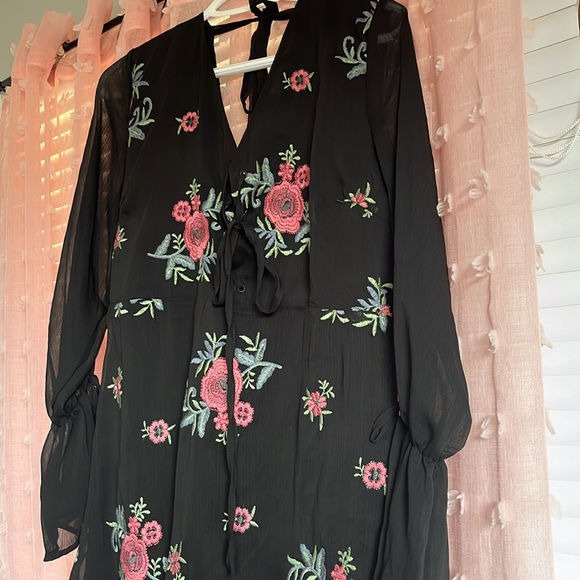 Lulus dress - Picture 3 of 4